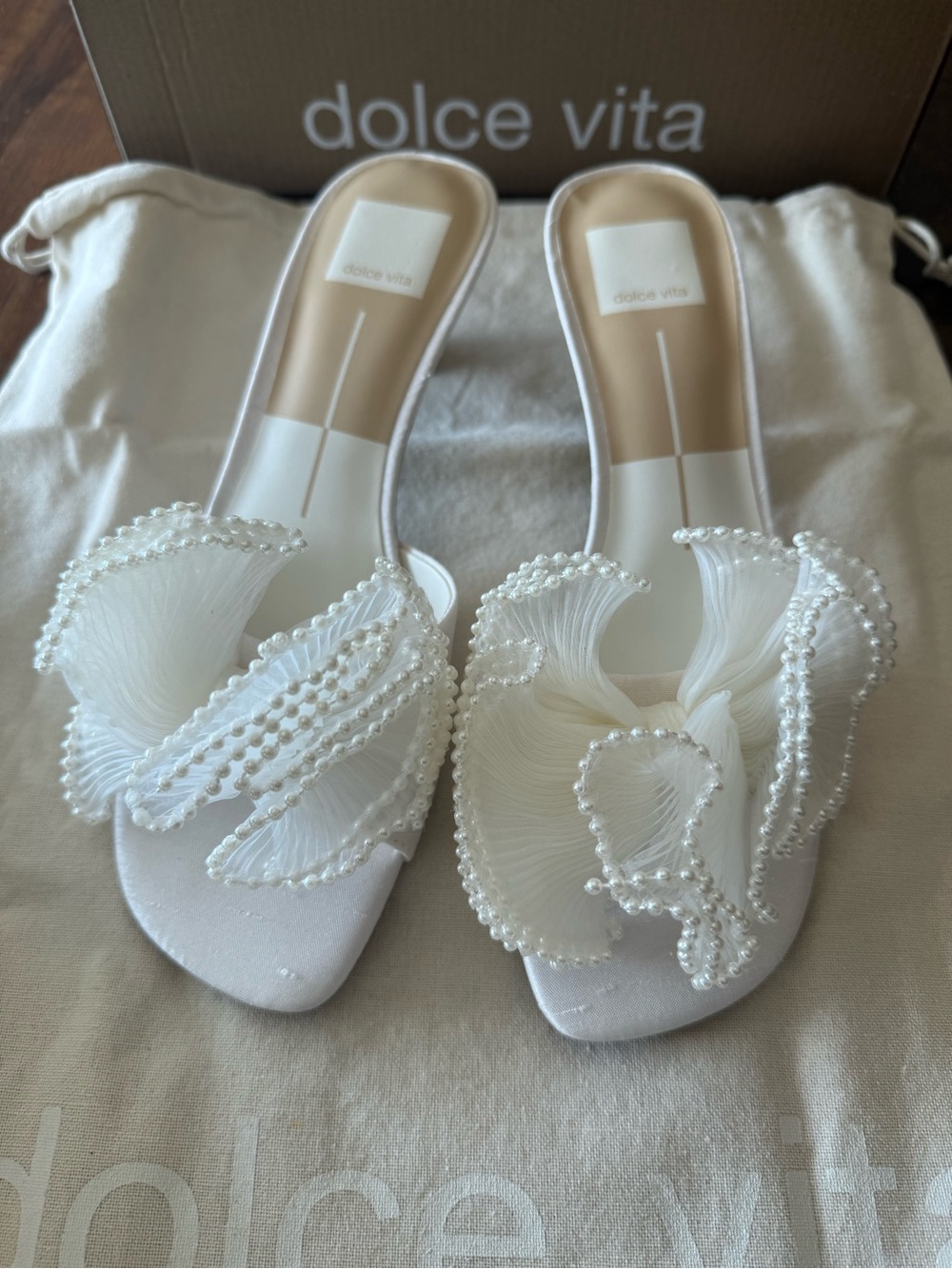 Dolce Vita Narita Pearl off white satin - Picture 5 of 8